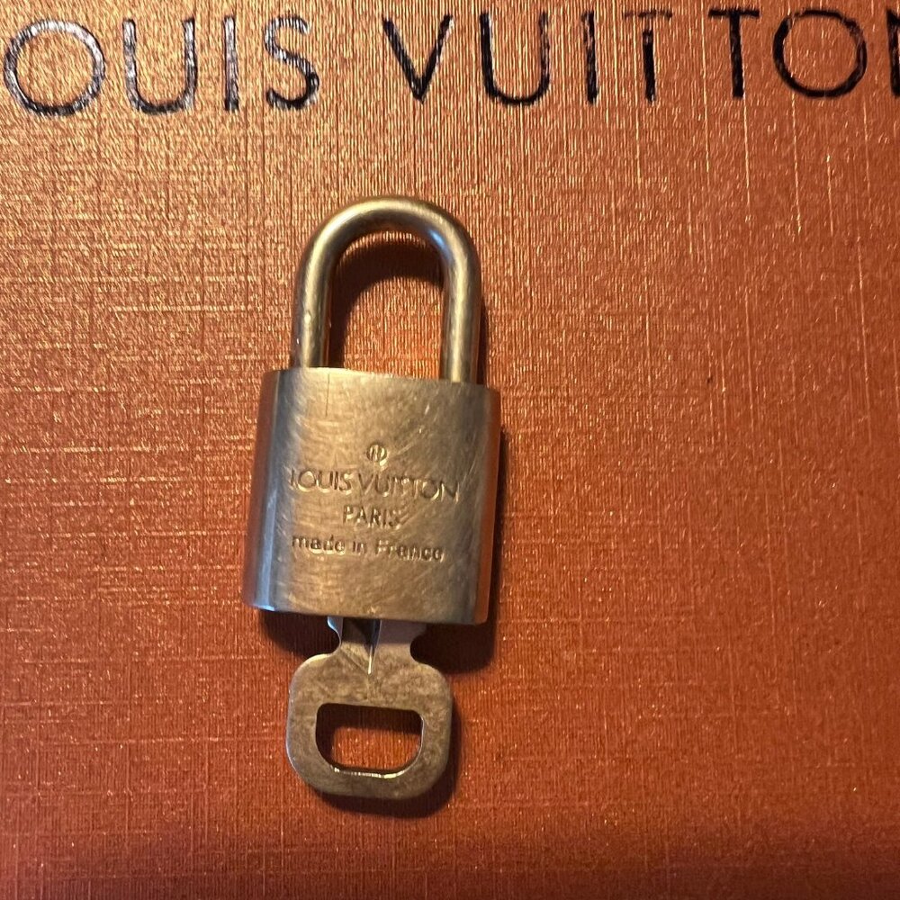 Louis Vuitton brass lock set with key #310 Authentic padlock Excellent!